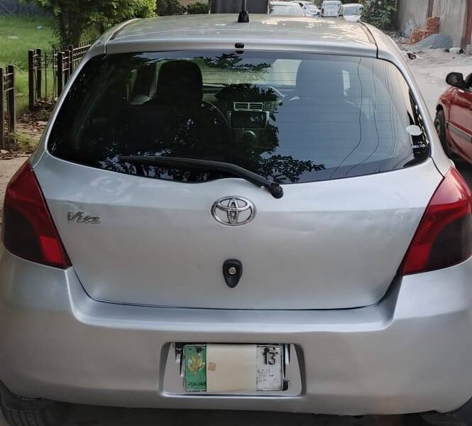 toyota vitz 2005