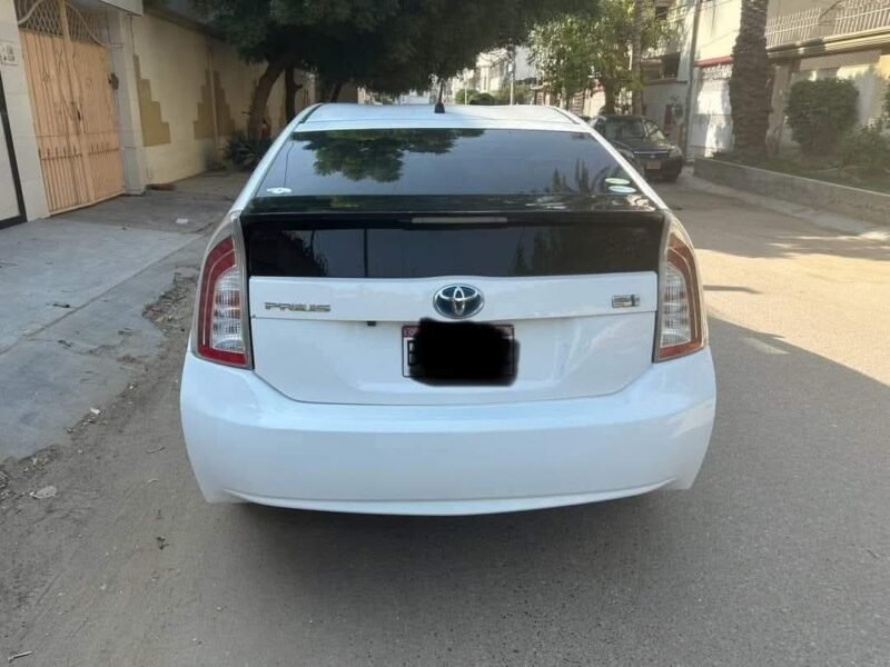 Toyota prius 2012