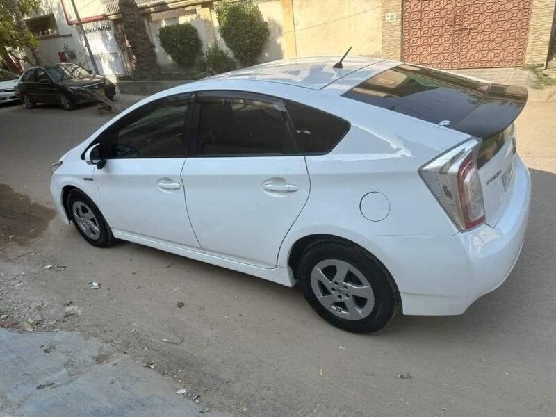 Toyota prius 2012