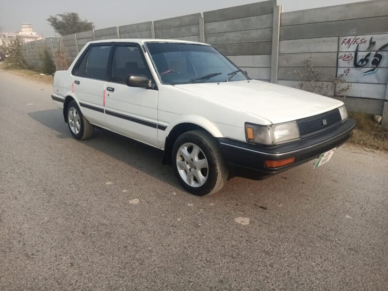 Toyota Corolla 86 SE Saloon