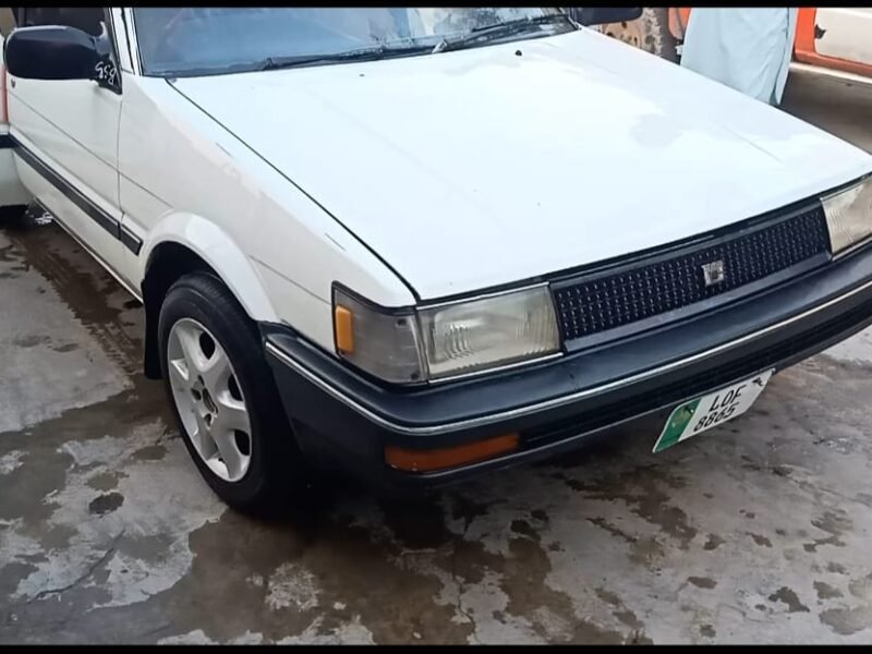 Toyota Corolla 86 SE Saloon