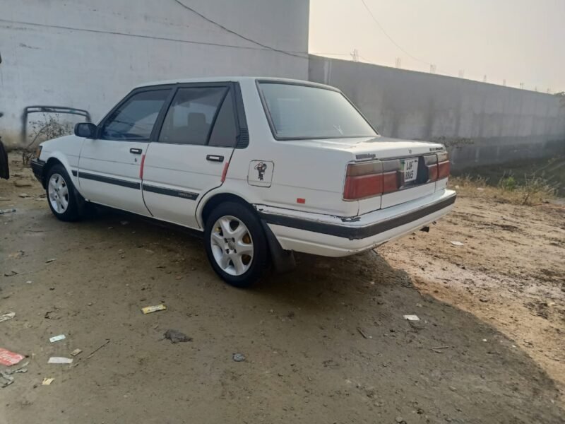 Toyota Corolla 86 SE Saloon